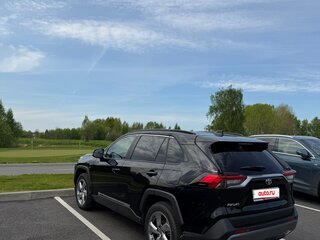 2021 Toyota RAV4 V (XA50), чёрный, 3290000 рублей, вид 1