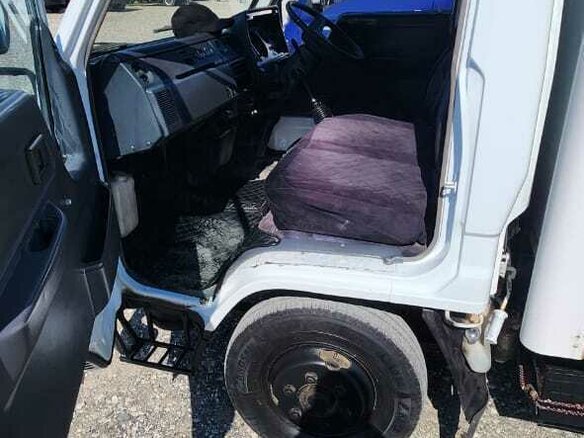 1992 Toyota Dyna, белый, 600000 рублей - вид 1