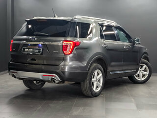 2017 Ford Explorer V Рестайлинг, серый, 2720000 рублей, вид 5