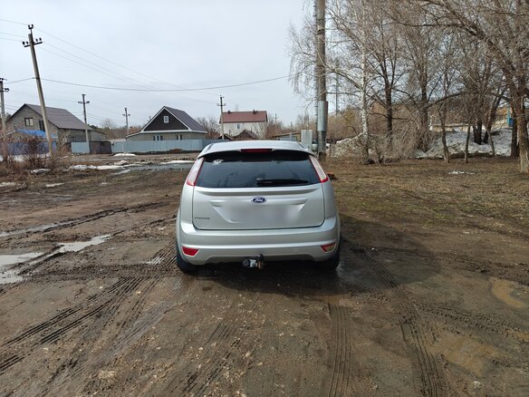 2011 Ford Focus II Рестайлинг, серебристый, 500000 рублей - вид 3