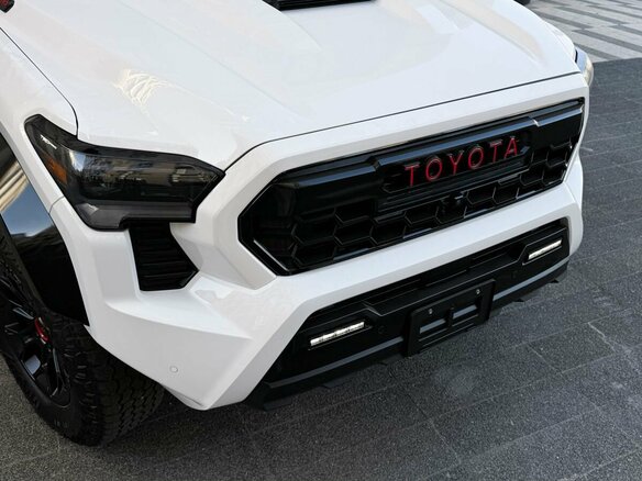 2025 Toyota Tacoma IV, белый, 11190000 рублей - вид 5
