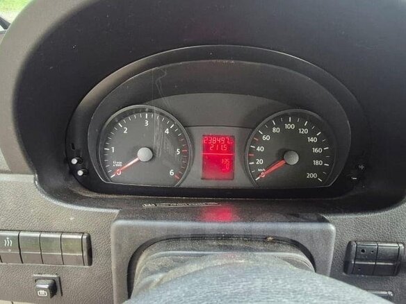 2015 Volkswagen Crafter, бежевый, 1350000 рублей - вид 2