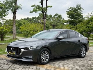 2022 Mazda 3 Axela IV (BP), серый, 1700000 рублей, вид 1