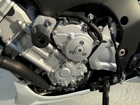 2011 Yamaha FZ1, белый, 700000 рублей - вид 34
