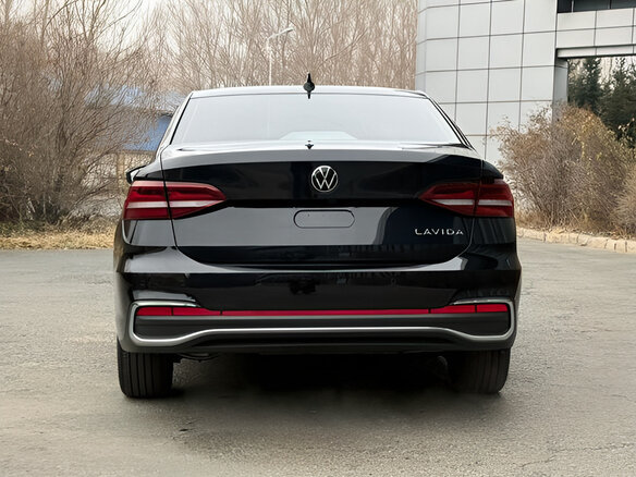 2023 Volkswagen Lavida III Рестайлинг, чёрный, 1580070 рублей - вид 4