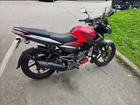 2021 Bajaj Pulsar 125, красный, 150000 рублей, вид 1