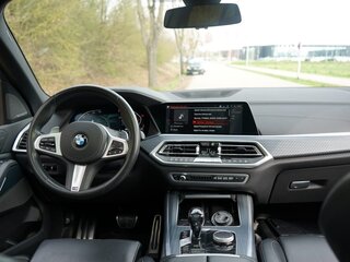 2020 BMW X5 30d IV (G05/G18), чёрный, 7150000 рублей, вид 2