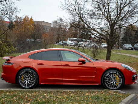 2020 Porsche Panamera Turbo S II Рестайлинг, оранжевый, 12500000 рублей, вид 3