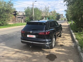 2020 Volkswagen Touareg III, чёрный, 6600000 рублей, вид 3