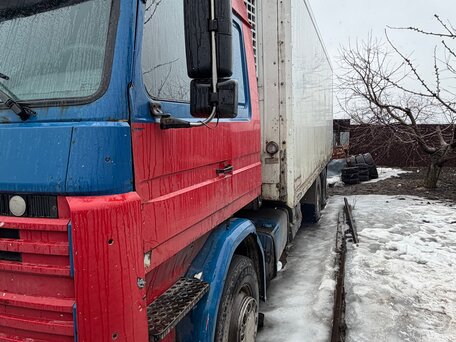 1990 Scania 3-Series, красный, 1000000 рублей, вид 2