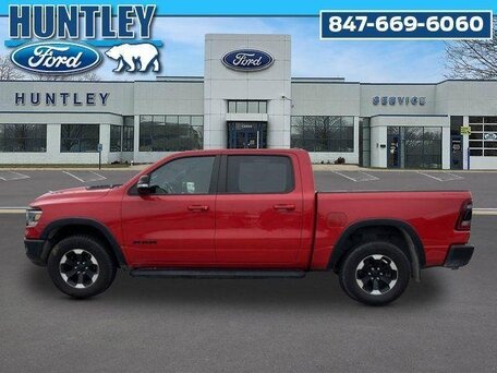 2022 Ram 1500 Quad Cab V, красный, 6003300 рублей, вид 3