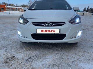 2013 Hyundai Solaris I, белый, 850000 рублей, вид 2
