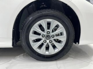 2023 Toyota Levin XII (E210) Рестайлинг, белый, 1280000 рублей, вид 3
