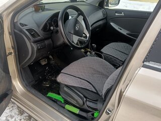 2011 Hyundai Solaris I, золотистый, 650000 рублей, вид 5