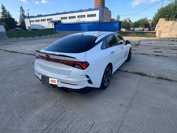 2021 Kia K5 III, жёлтый, 1799000 рублей - вид 6