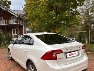 2014 Volvo S60 II Рестайлинг, белый, 1430000 рублей, вид 4