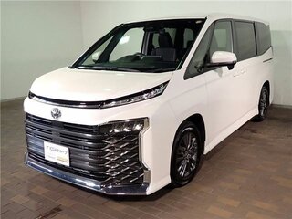 2025 Toyota Voxy IV (R90), белый, 4650000 рублей, вид 2