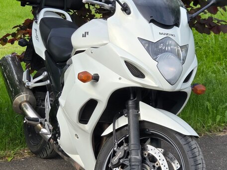 2010 Suzuki GSX 1250 FA, белый, 450000 рублей, вид 1