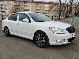 2012 Skoda Octavia II (A5) Рестайлинг, белый, 800000 рублей, вид 4