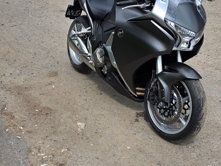 2017 Honda VFR 1200, серебристый, 1500000 рублей, вид 1