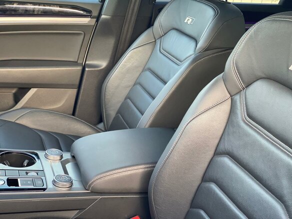 2019 Volkswagen Touareg III, белый, 5650000 рублей - вид 13