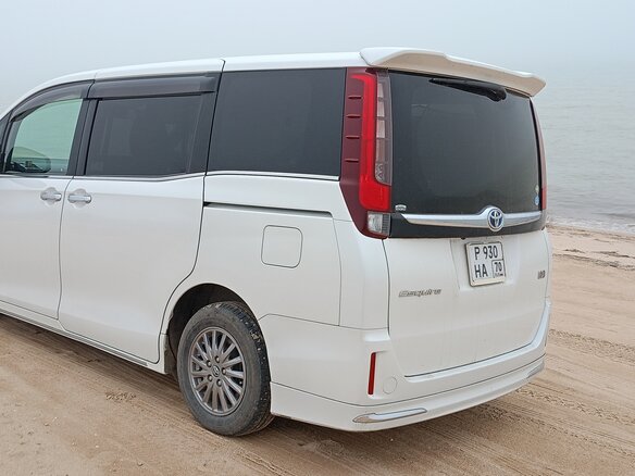 2015 Toyota Esquire I, белый, 1850000 рублей - вид 3