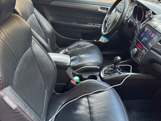 2011 Kia Cerato Koup II, белый, 800000 рублей, вид 5