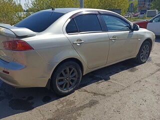 2010 Mitsubishi Lancer X, бежевый, 650000 рублей, вид 4