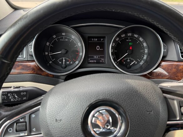 2014 Skoda Superb DSG II Рестайлинг, чёрный, 1200000 рублей - вид 7