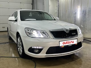 2011 Skoda Octavia RS II Рестайлинг, белый, 1630000 рублей, вид 4