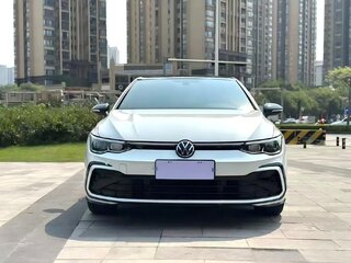 2023 Volkswagen Golf VIII, белый, 1910000 рублей, вид 2