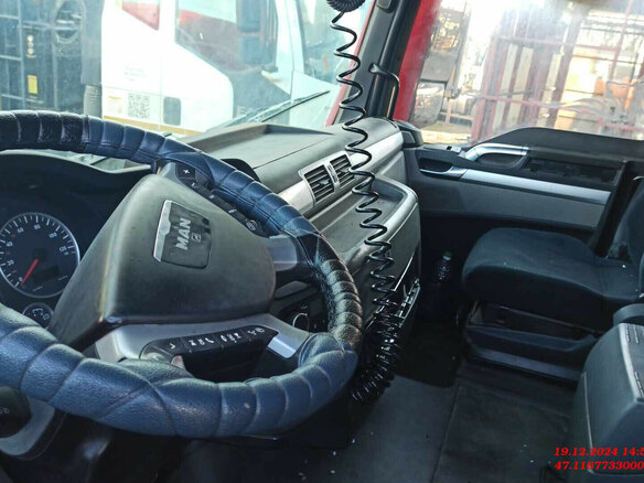 2012 MAN TGX, красный, 2755000 рублей - вид 10