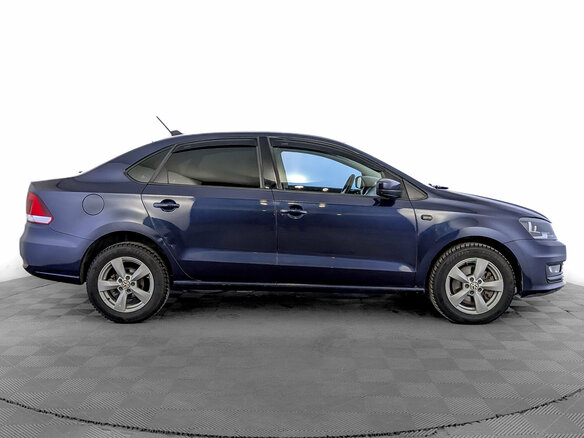 2017 Volkswagen Polo V Рестайлинг, синий - вид 3