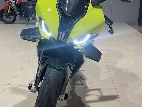 2021 BMW M 1000 RR, жёлтый, 2140000 рублей, вид 3