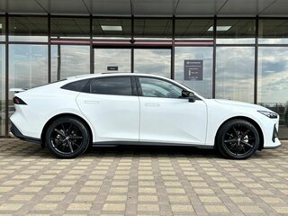 2024 Changan UNI-V I, белый, 3329900 рублей, вид 4