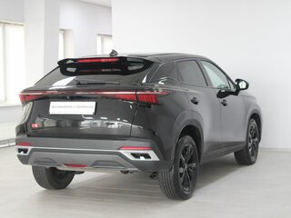 2024 Omoda C5 I Рестайлинг, чёрный, 1879900 рублей, вид 4