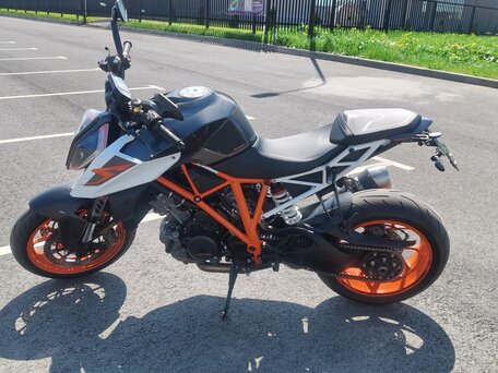 2018 KTM 1290 Super Duke R, оранжевый, 1120000 рублей, вид 2