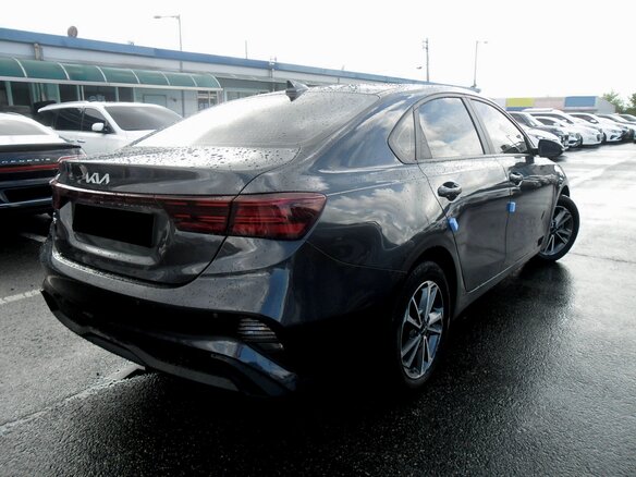 2023 Kia K3 II Рестайлинг, серый, 1799000 рублей - вид 2