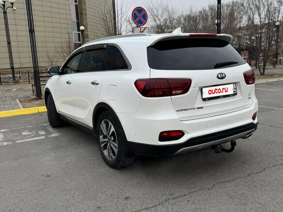 2019 Kia Sorento III Prime Рестайлинг, белый, 2900000 рублей - вид 5