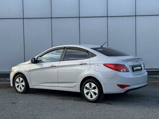2014 Hyundai Solaris I Рестайлинг, бежевый, 659999 рублей, вид 2
