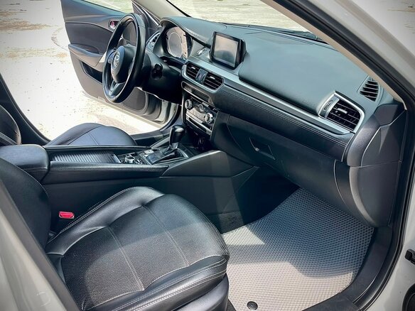 2015 Mazda 6 III (GJ) Рестайлинг, белый, 1400000 рублей - вид 11