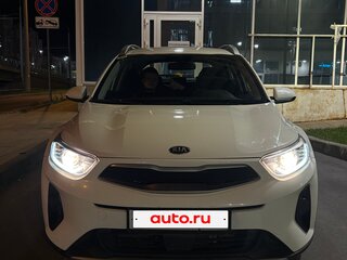 2019 Kia Stonic I, белый, 1225000 рублей, вид 4