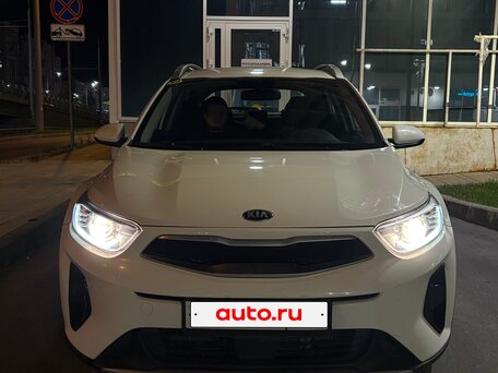 2019 Kia Stonic I, белый, 1225000 рублей, вид 4