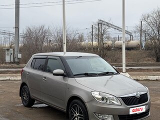 2013 Skoda Fabia II Рестайлинг, бежевый, 600000 рублей, вид 3