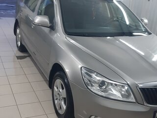 2011 Skoda Octavia II (A5) Рестайлинг, серый, 899000 рублей, вид 1