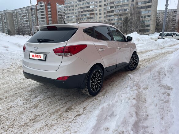 2013 Hyundai ix35 I, белый, 1500000 рублей - вид 3