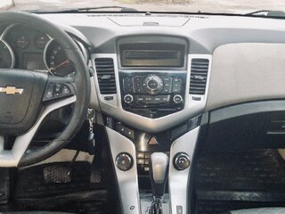 2011 Chevrolet Cruze I, серебристый, 800000 рублей, вид 4