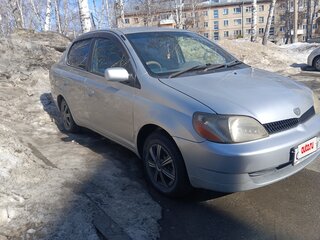 2001 Toyota Platz, серебристый, 335000 рублей, вид 1