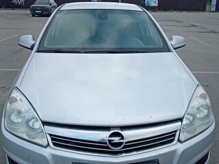 2011 Opel Astra H Рестайлинг, серебристый, 570000 рублей, вид 1