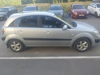2009 Kia Rio II, серебристый, 380000 рублей, вид 2